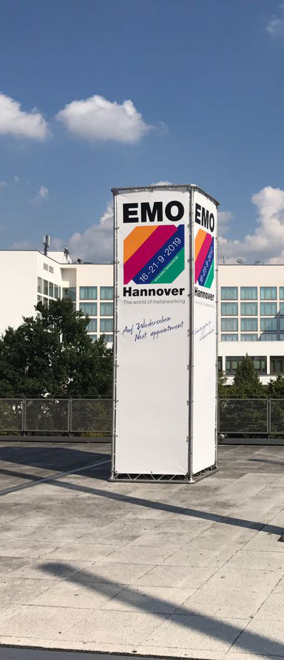Traversenturm für die EMO Hannover
